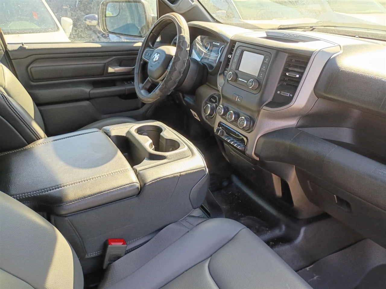 RAM 1500 Tradesman Quad Cab 4WD 2023