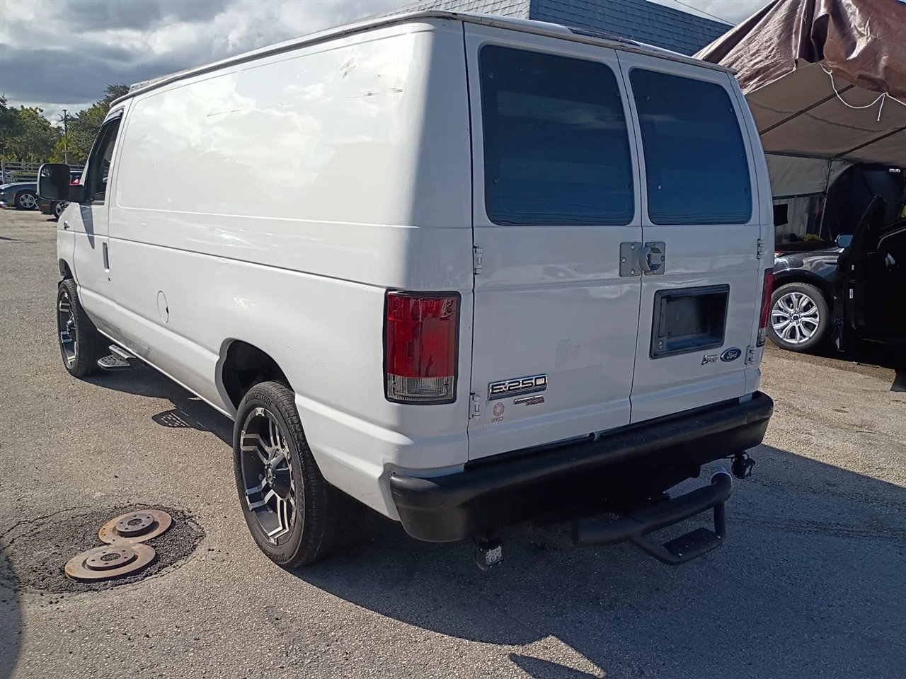 Ford Econoline E-250 2013