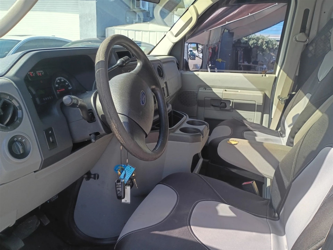 Ford Econoline E-250 2013