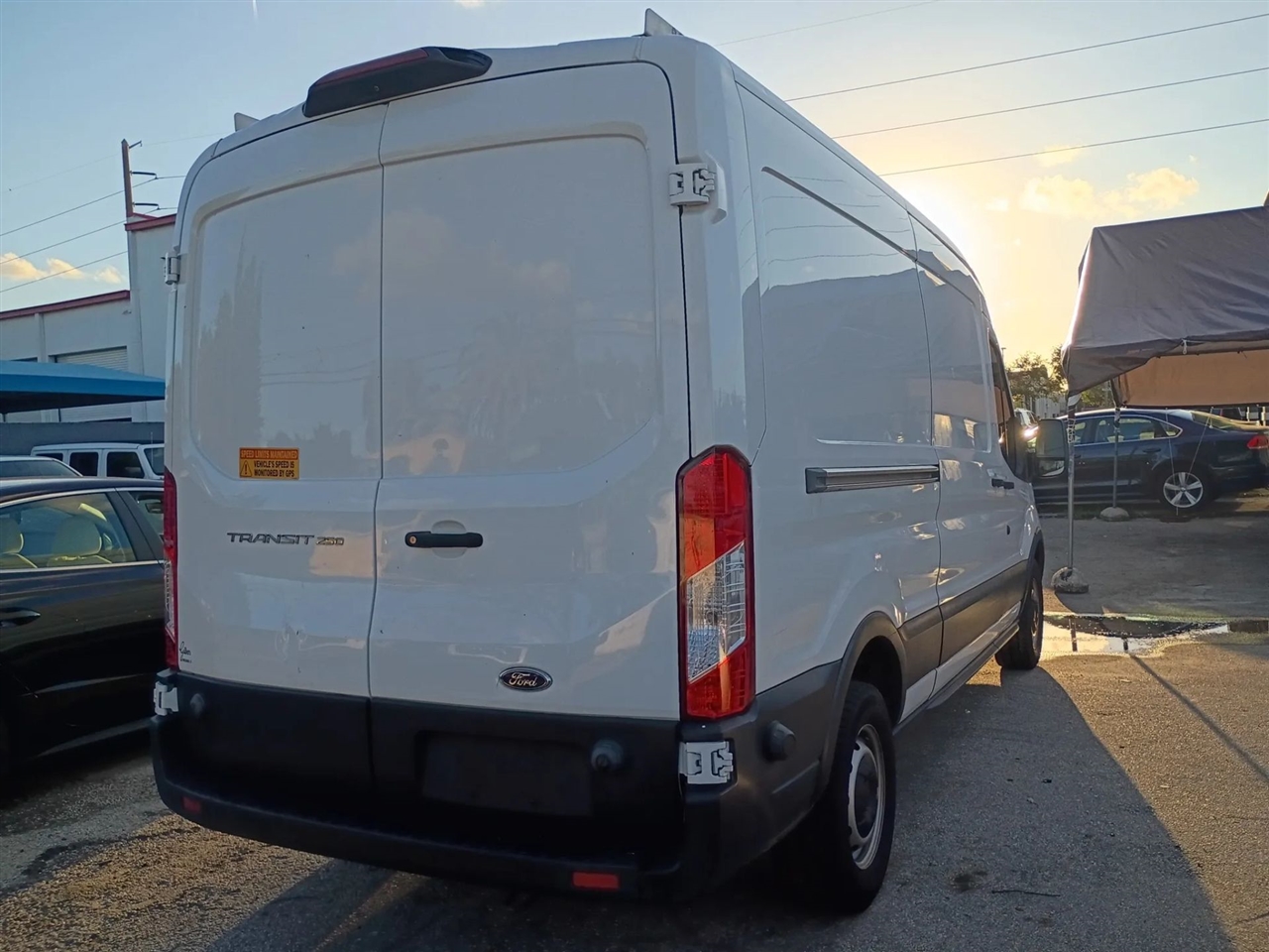 Ford Transit 250 Van Med. Roof w/Sliding Pass. 148-in. WB 2019