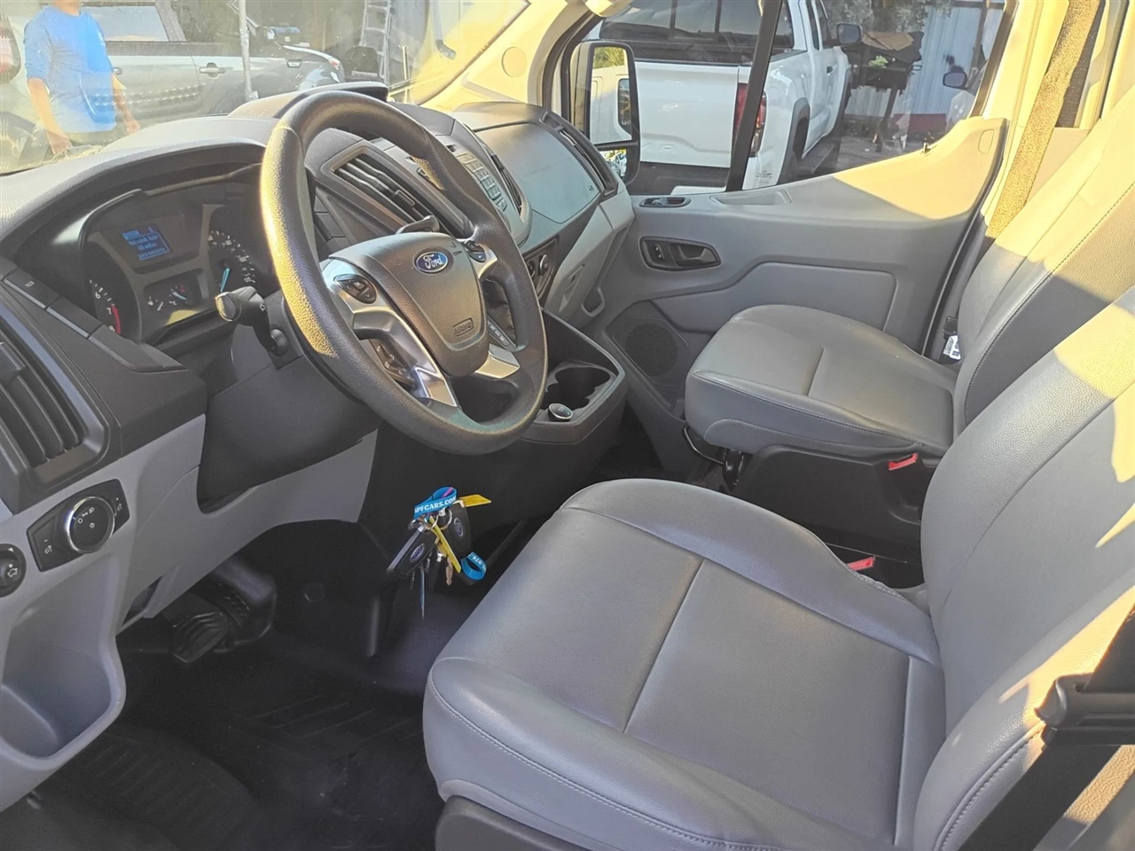 Ford Transit 250 Van Med. Roof w/Sliding Pass. 148-in. WB 2019