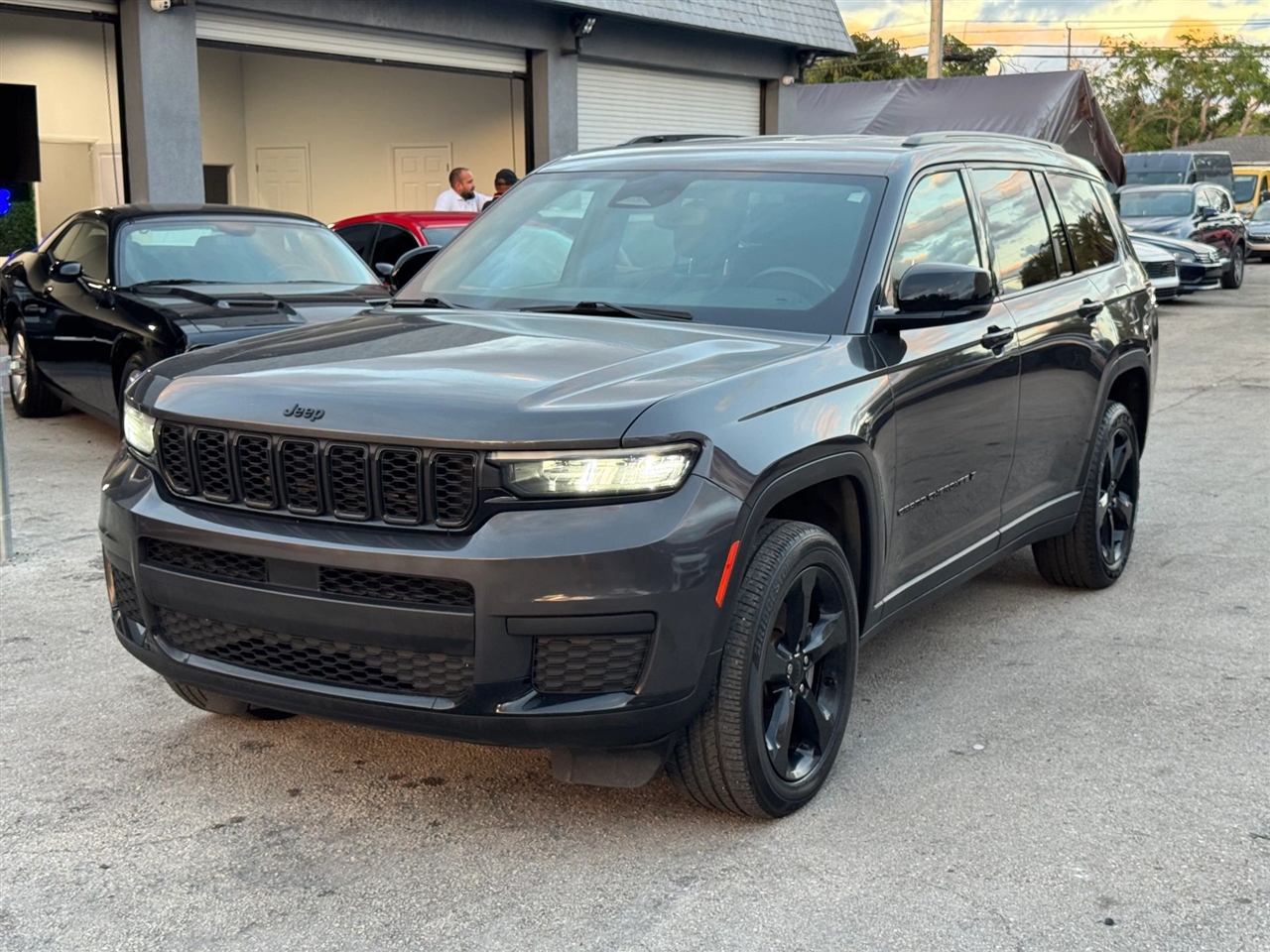 2022 Jeep Grand Cherokee L Laredo 4WD