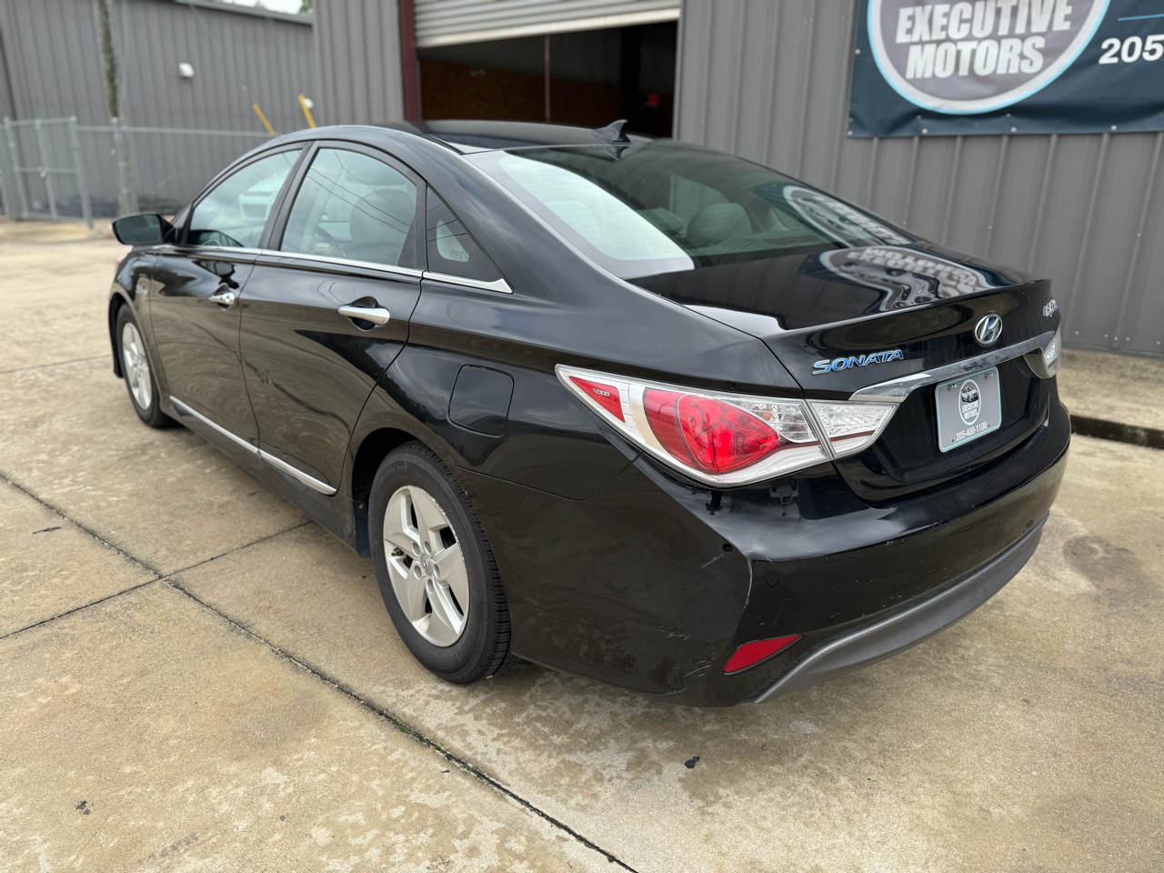 Hyundai Sonata Hybrid Sedan 2012