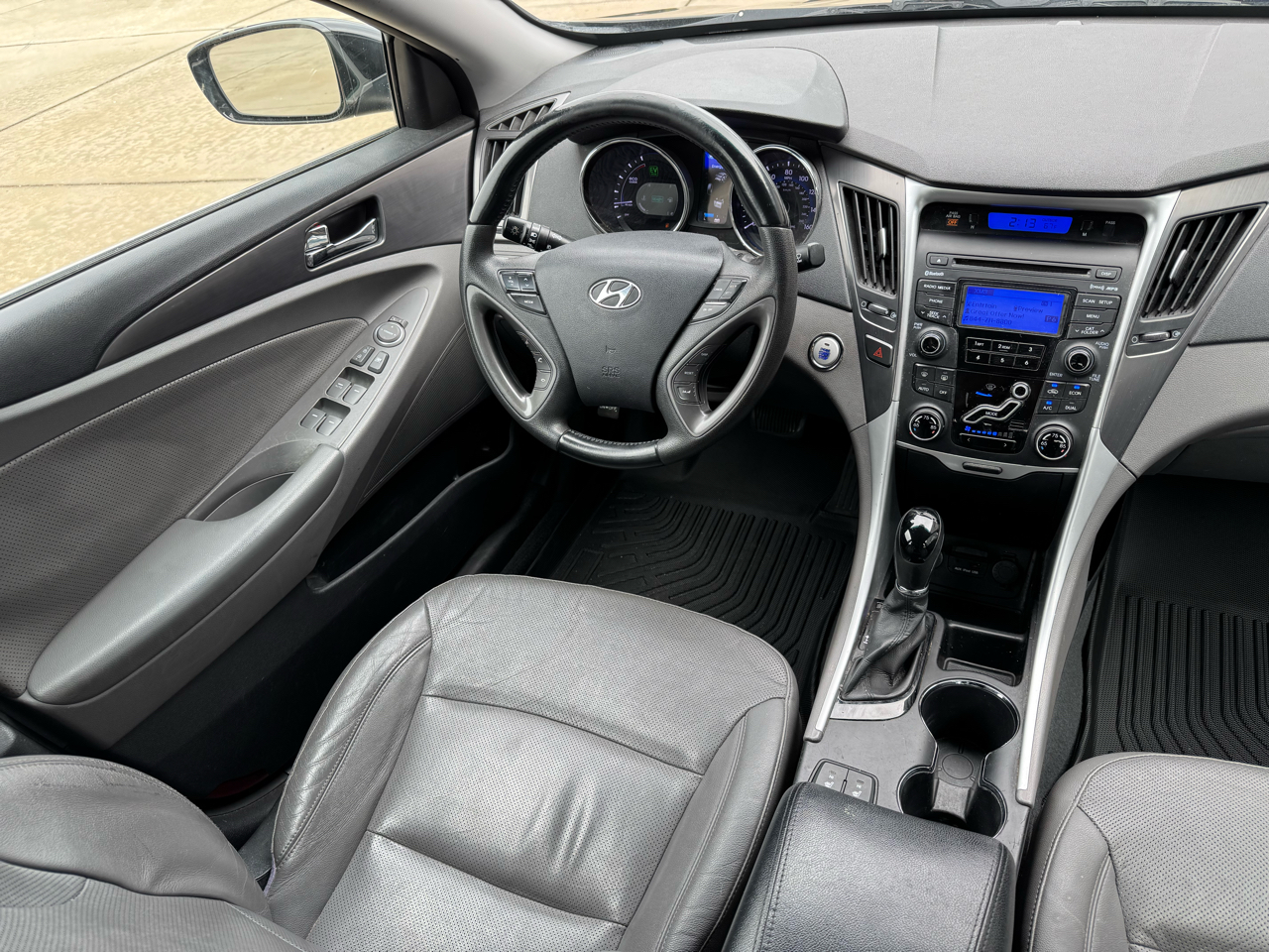 Hyundai Sonata Hybrid Sedan 2012