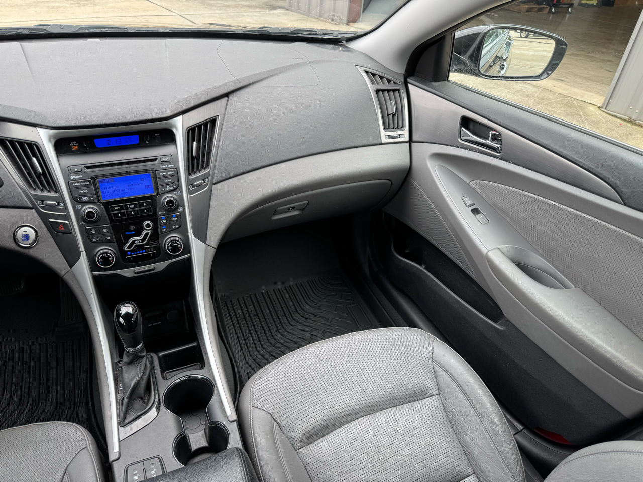 Hyundai Sonata Hybrid Sedan 2012