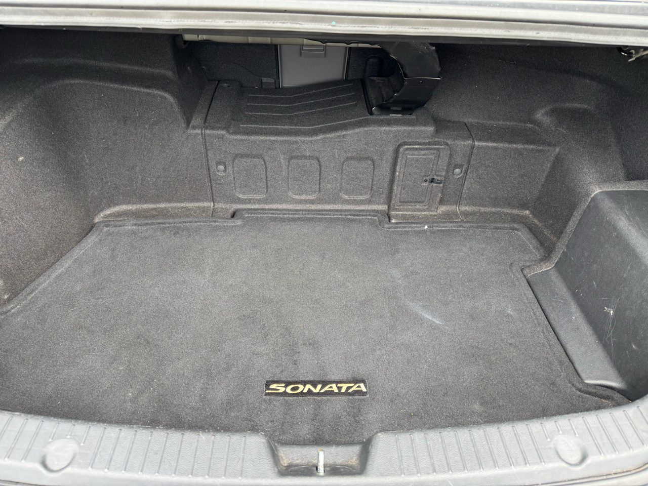 Hyundai Sonata Hybrid Sedan 2012