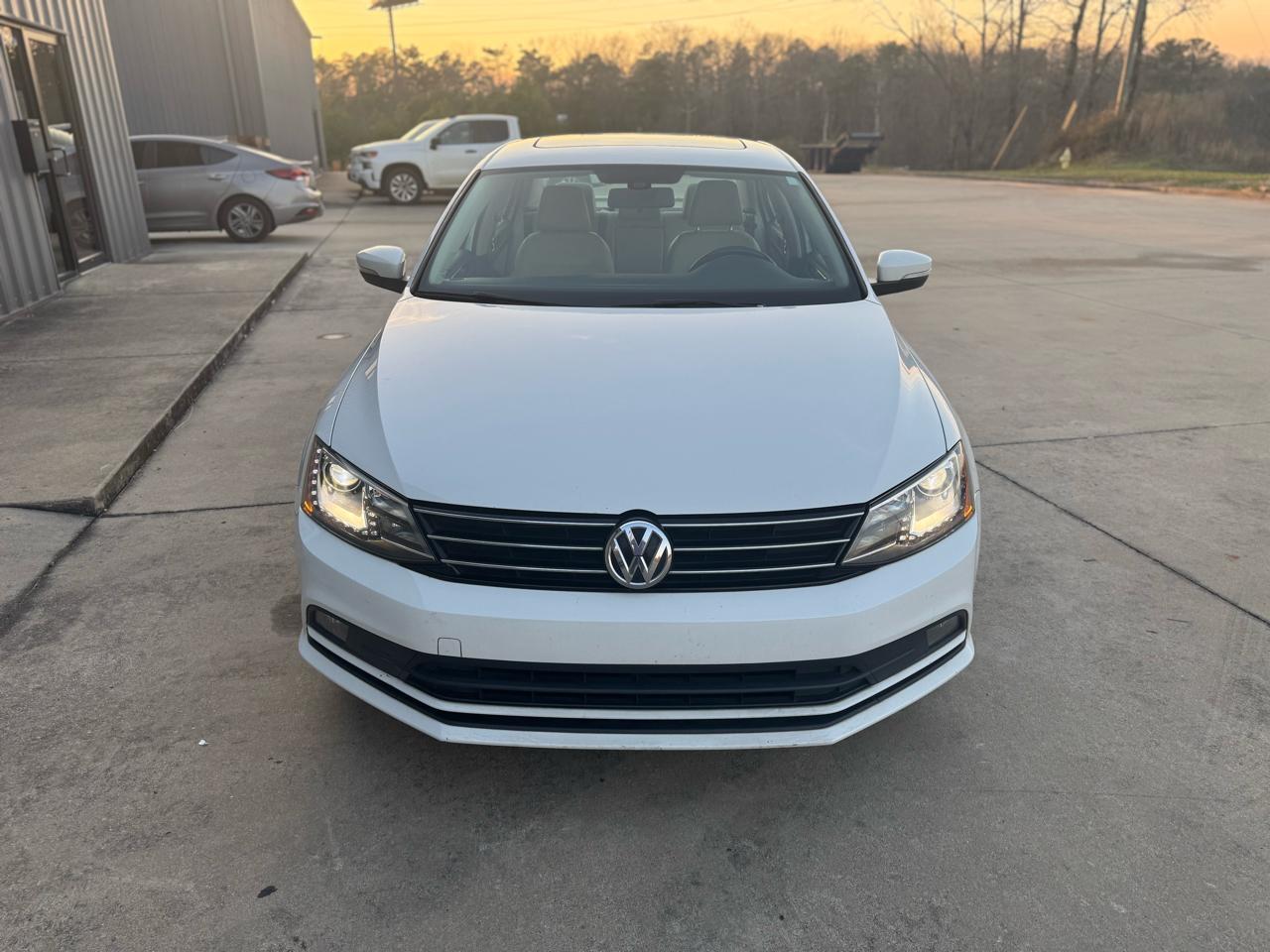 Volkswagen Jetta SEL 6A 2016