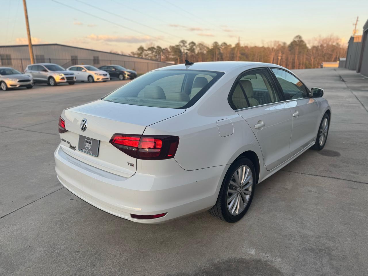 Volkswagen Jetta SEL 6A 2016