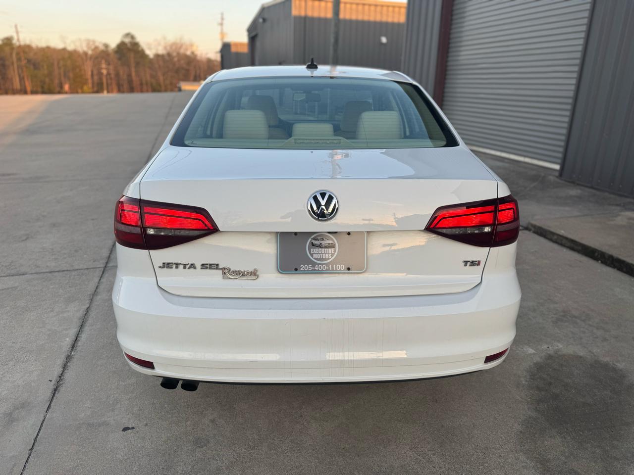 Volkswagen Jetta SEL 6A 2016