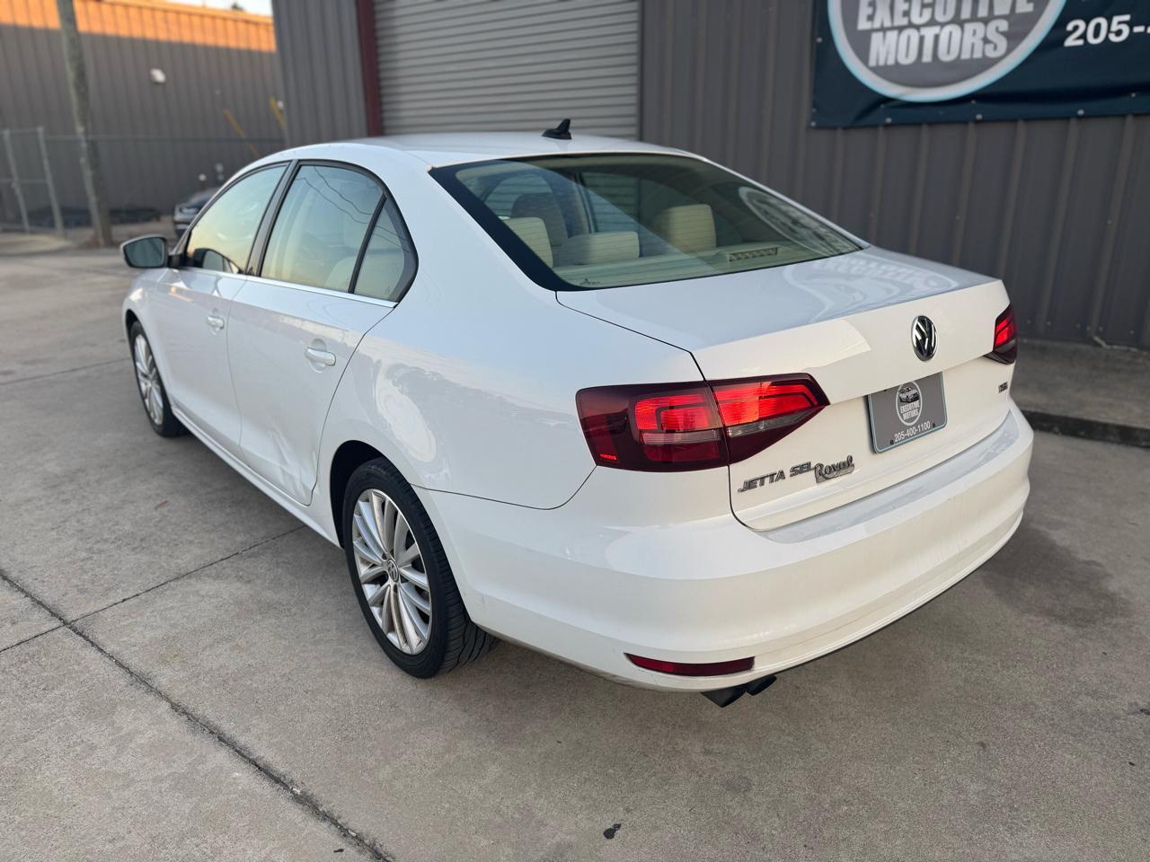 Volkswagen Jetta SEL 6A 2016