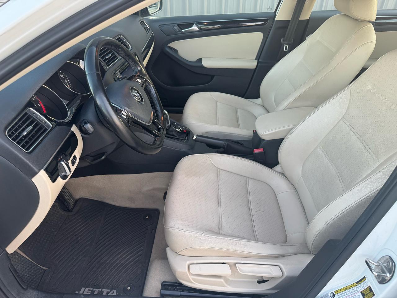 Volkswagen Jetta SEL 6A 2016