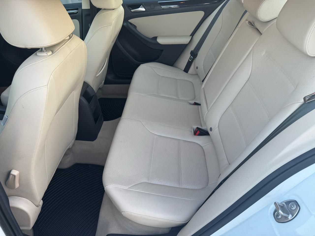 Volkswagen Jetta SEL 6A 2016