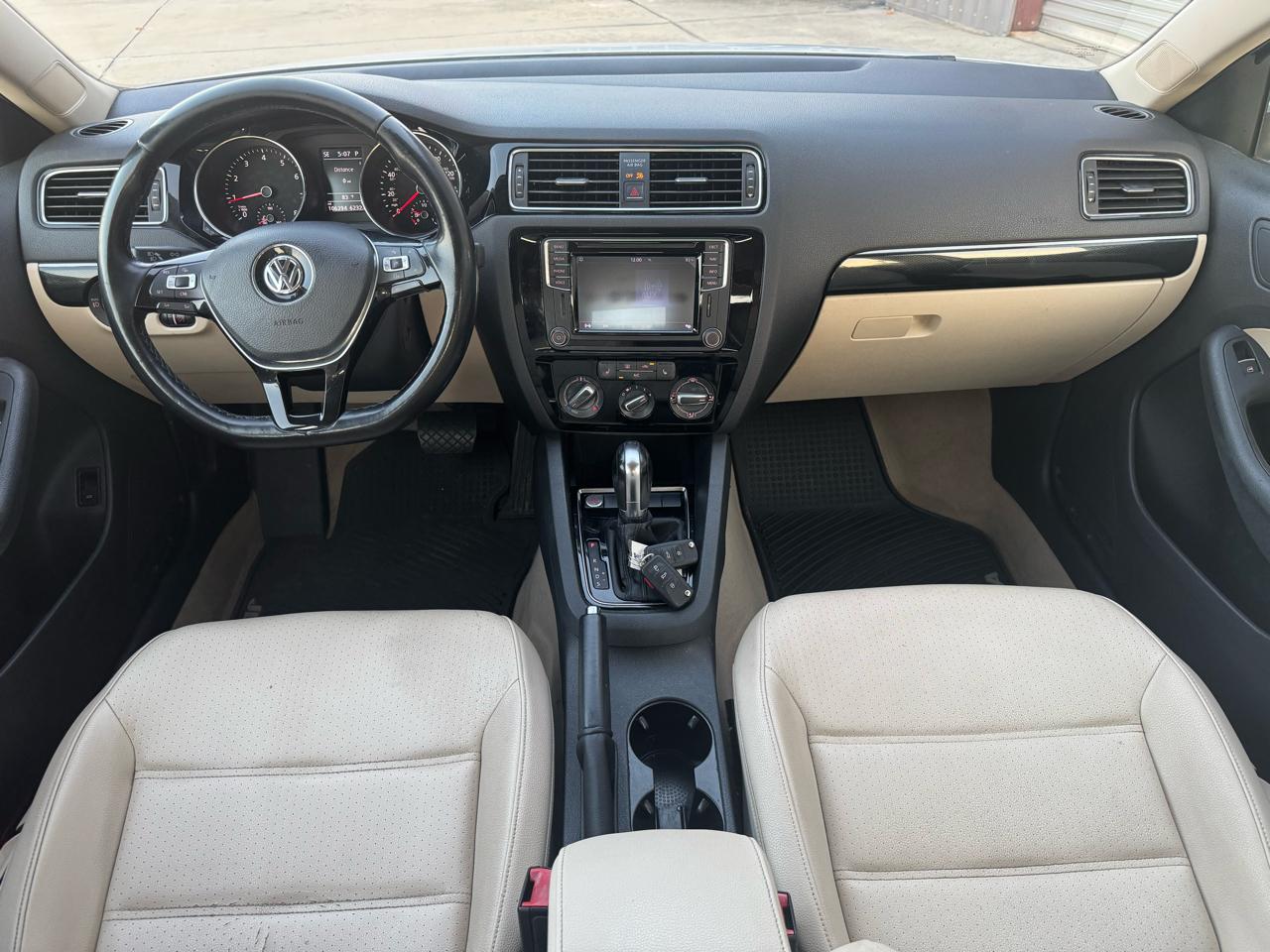 Volkswagen Jetta SEL 6A 2016