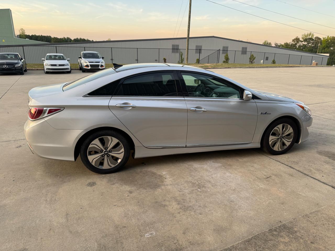 Hyundai Sonata Hybrid Sedan 2015