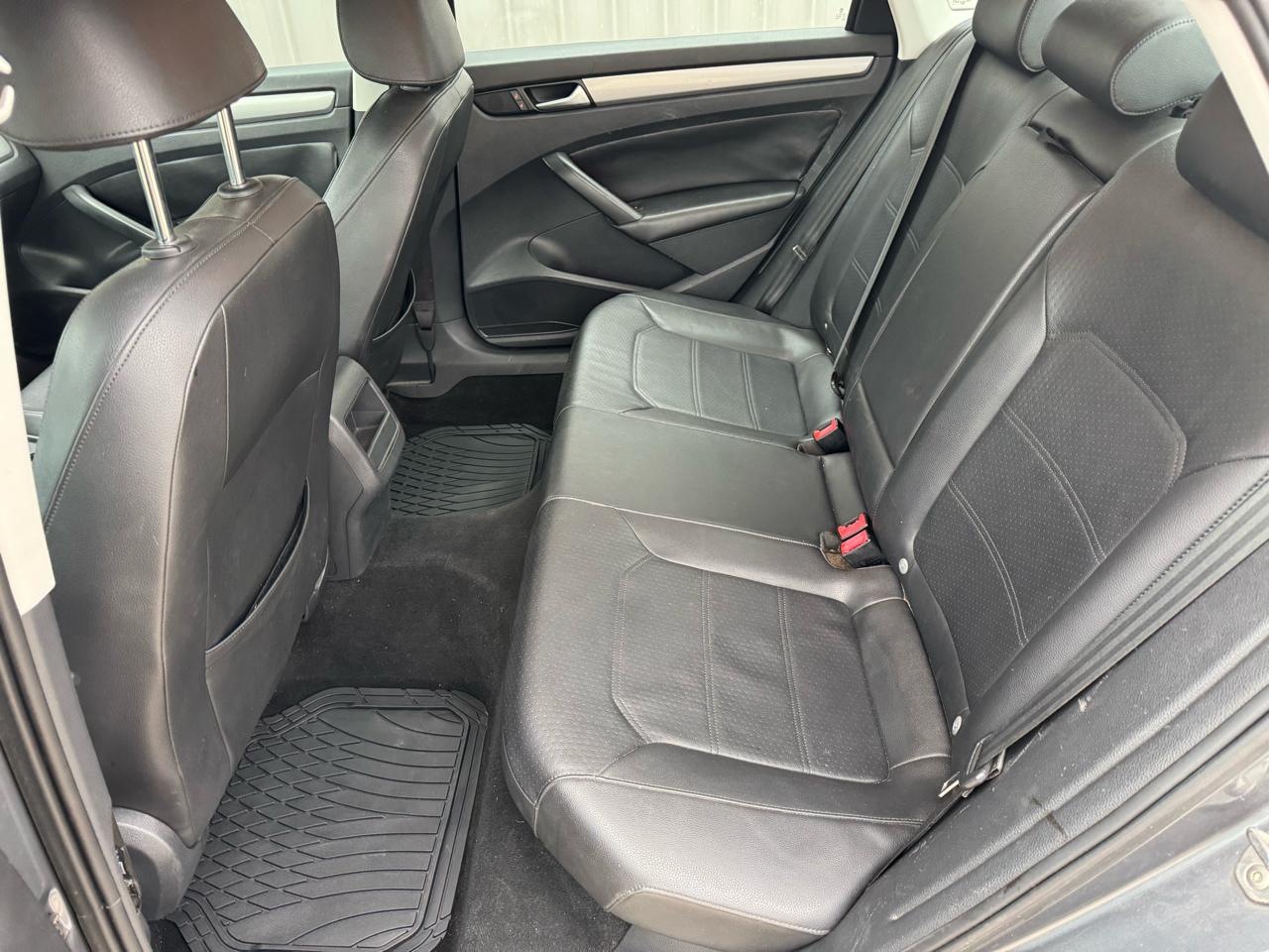 Volkswagen Passat Limited Edition 4D Sedan 2015