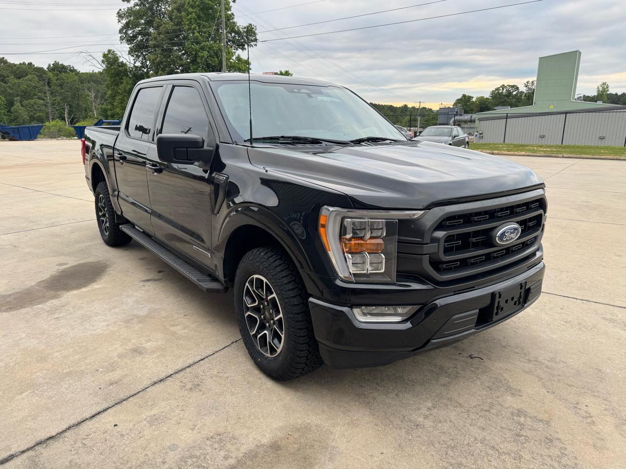 Ford F-150 4WD SuperCrew 145" XLT 2021