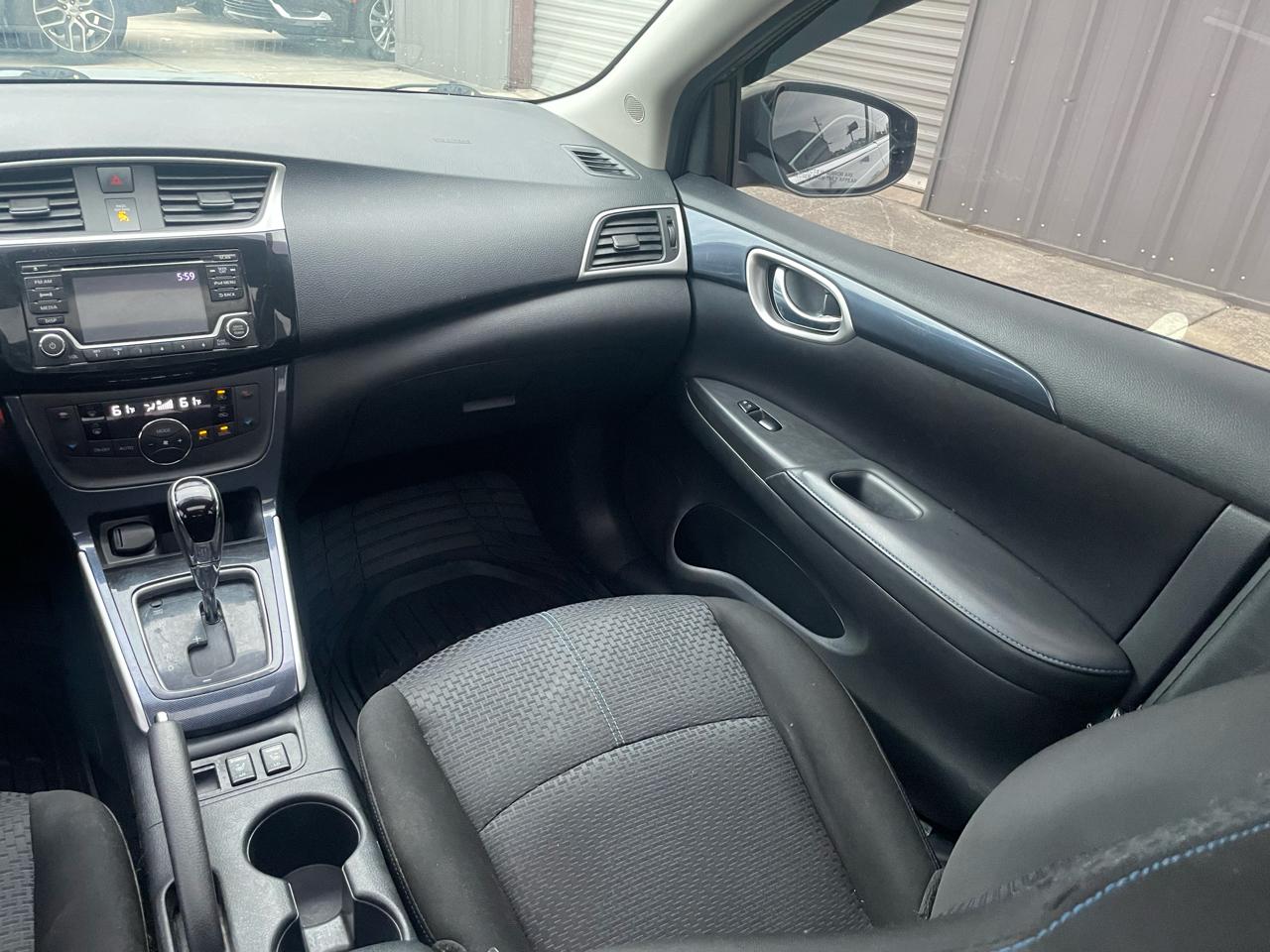 Nissan Sentra SR 4D Sedan 2018
