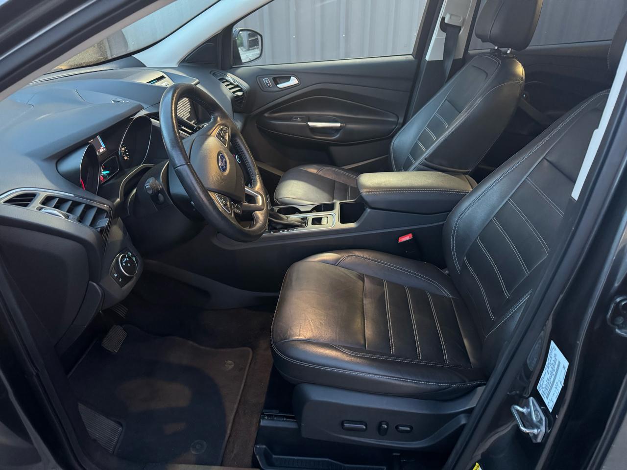 Ford Escape Titanium 4WD 2017