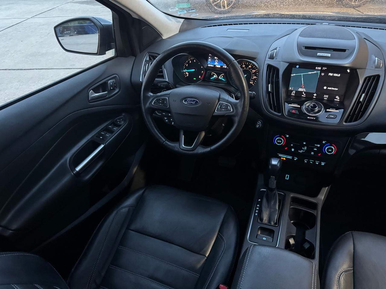 Ford Escape Titanium 4WD 2017