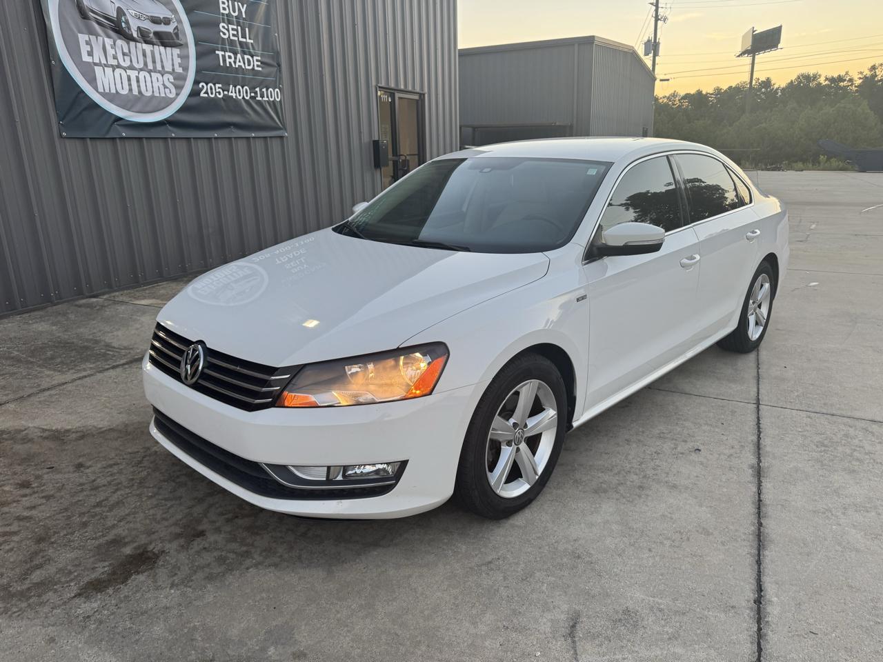 Volkswagen Passat 4dr Sdn 1.8T Auto Limited Edition 2015