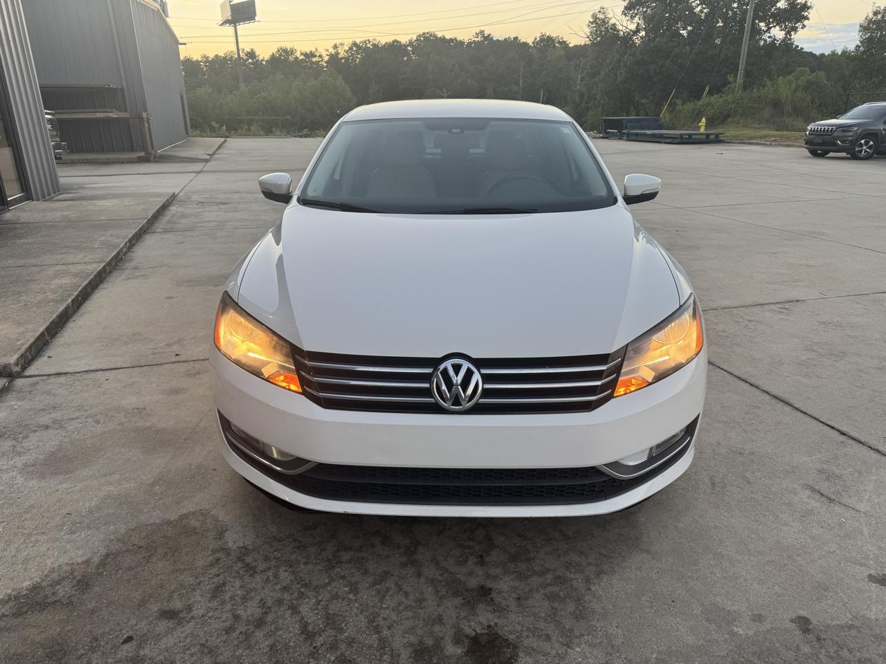 Volkswagen Passat 4dr Sdn 1.8T Auto Limited Edition 2015