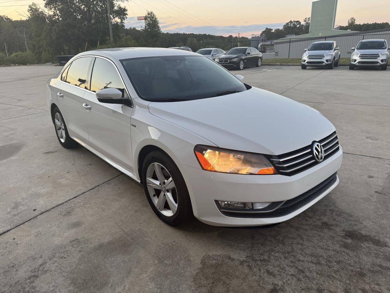 Volkswagen Passat 4dr Sdn 1.8T Auto Limited Edition 2015