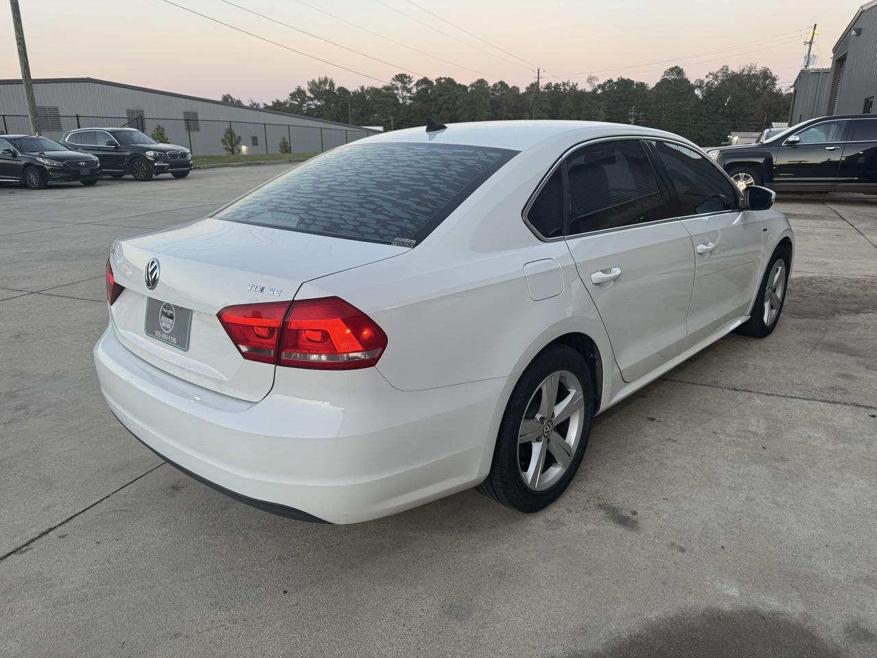 Volkswagen Passat 4dr Sdn 1.8T Auto Limited Edition 2015