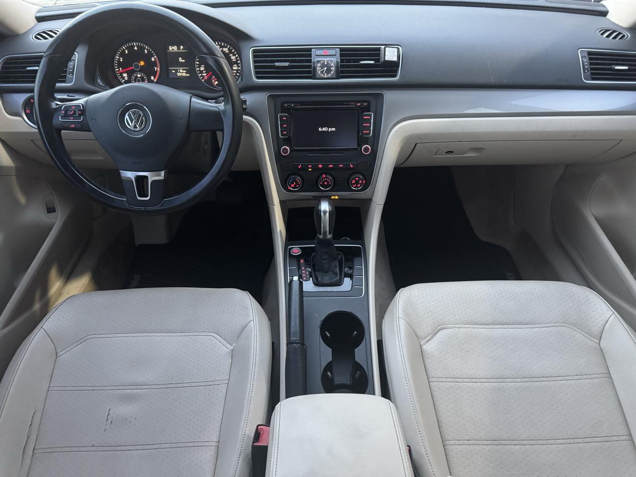 Volkswagen Passat 4dr Sdn 1.8T Auto Limited Edition 2015