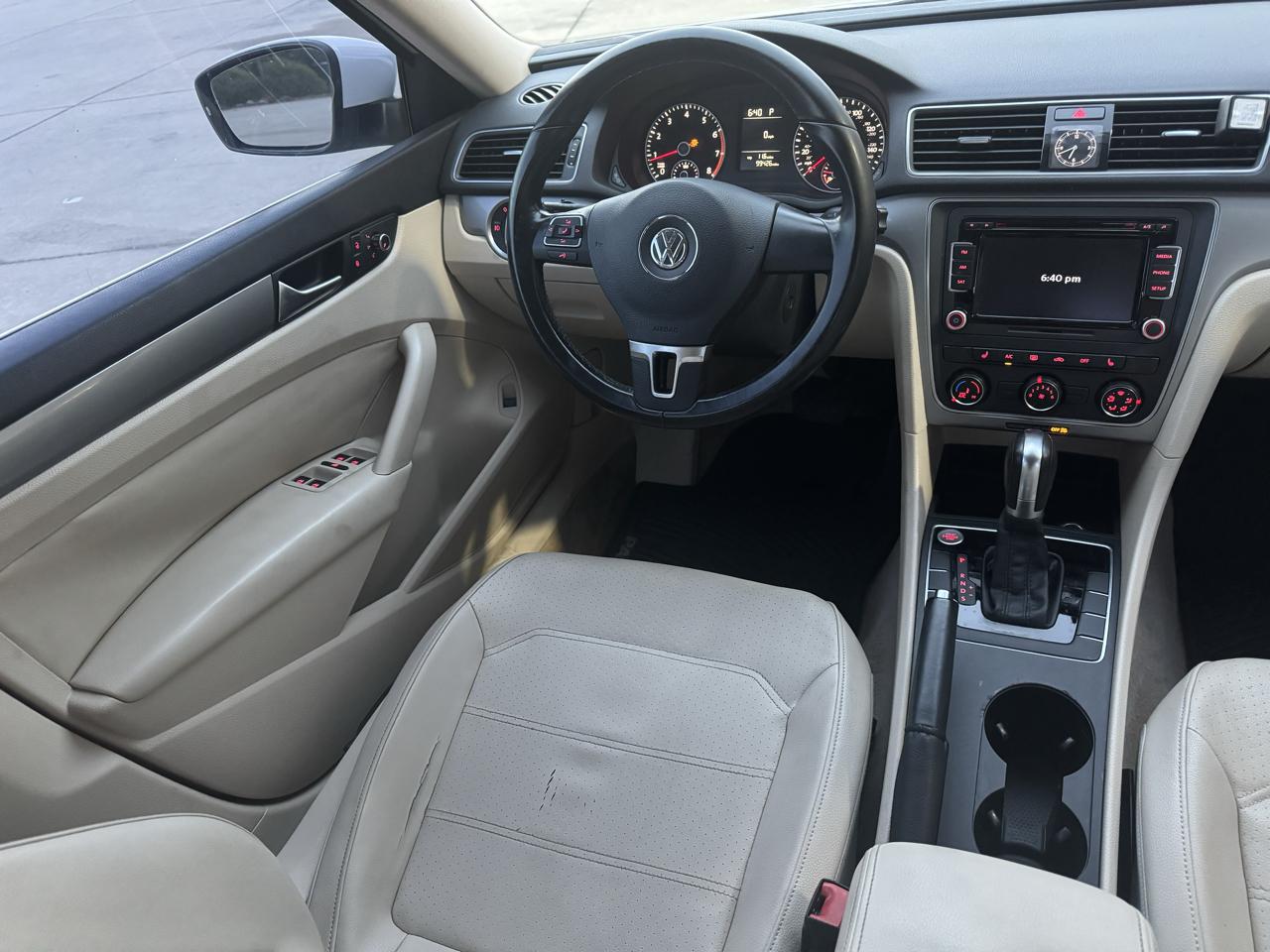 Volkswagen Passat 4dr Sdn 1.8T Auto Limited Edition 2015