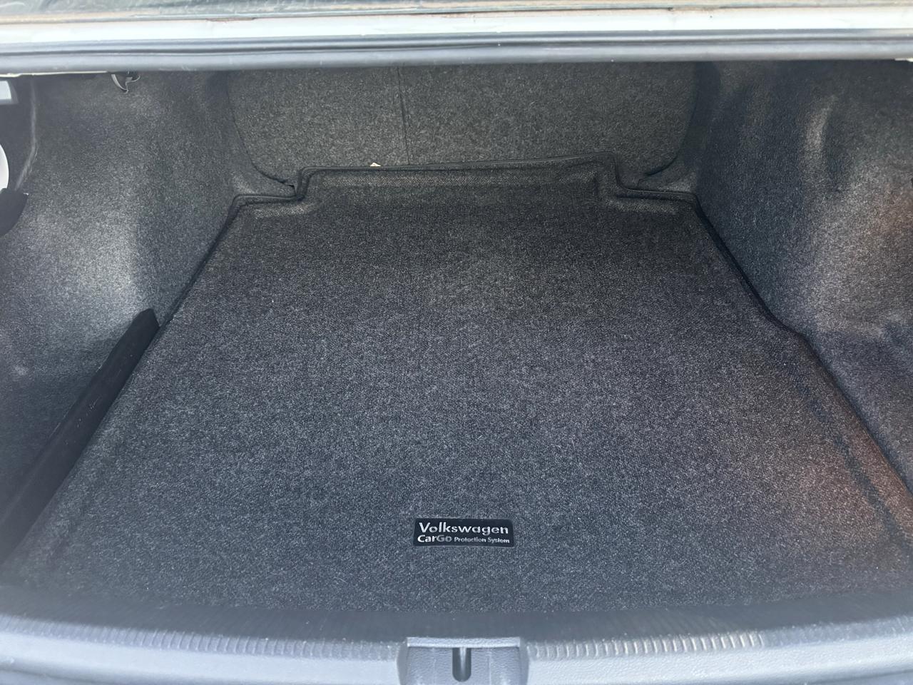 Volkswagen Passat 4dr Sdn 1.8T Auto Limited Edition 2015