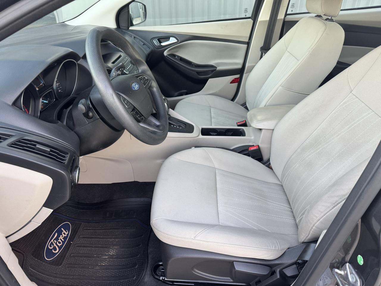 Ford Focus SE Sedan 2015