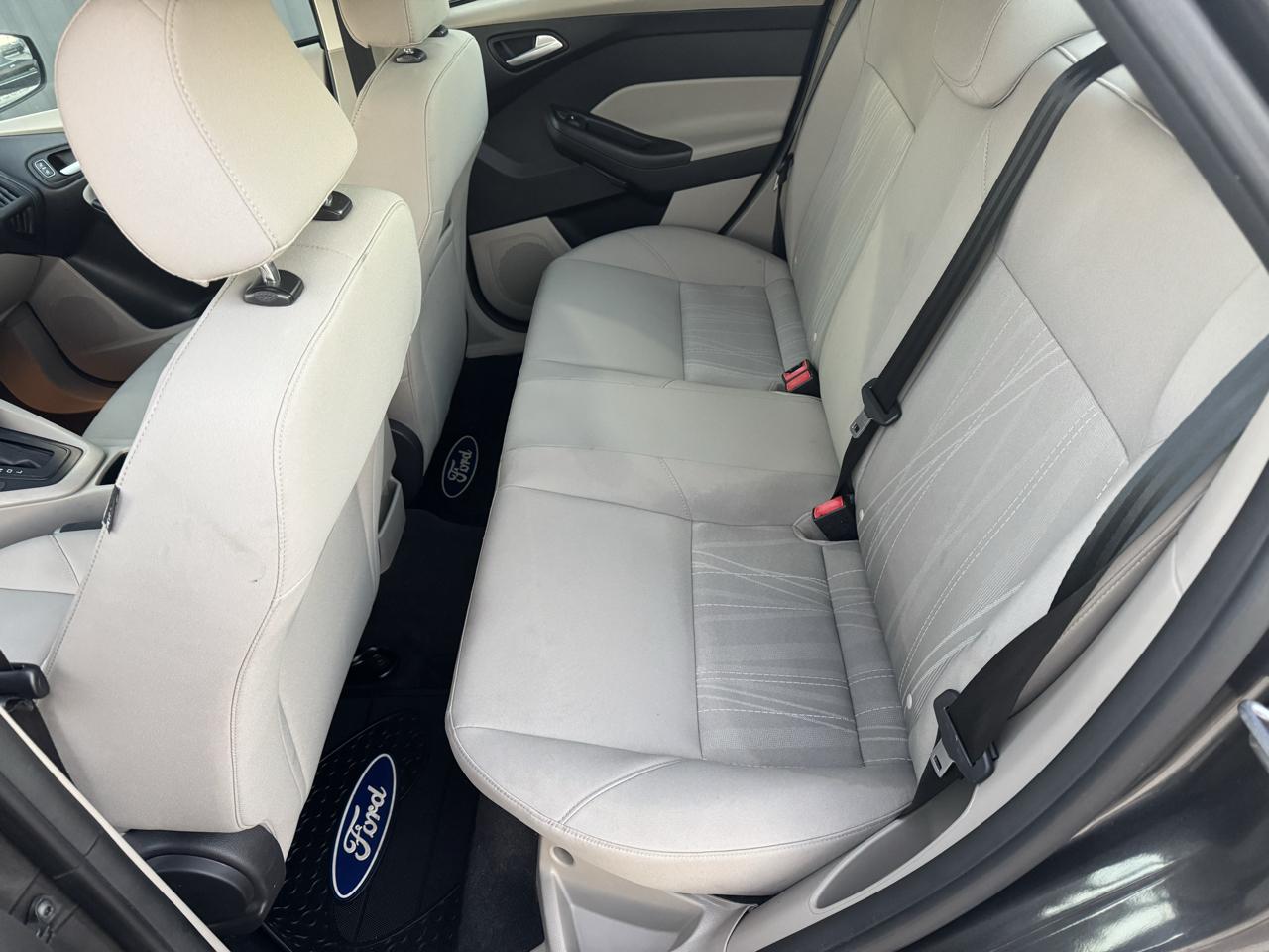Ford Focus SE Sedan 2015
