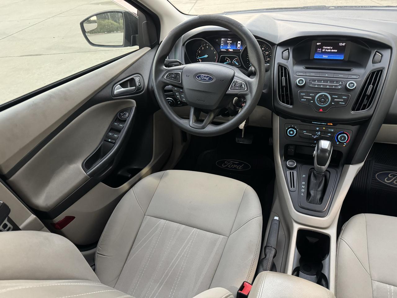 Ford Focus SE Sedan 2015