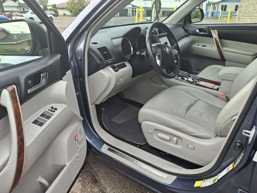 Toyota Highlander Limited 4WD 2012