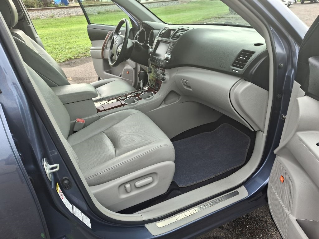 Toyota Highlander Limited 4WD 2012