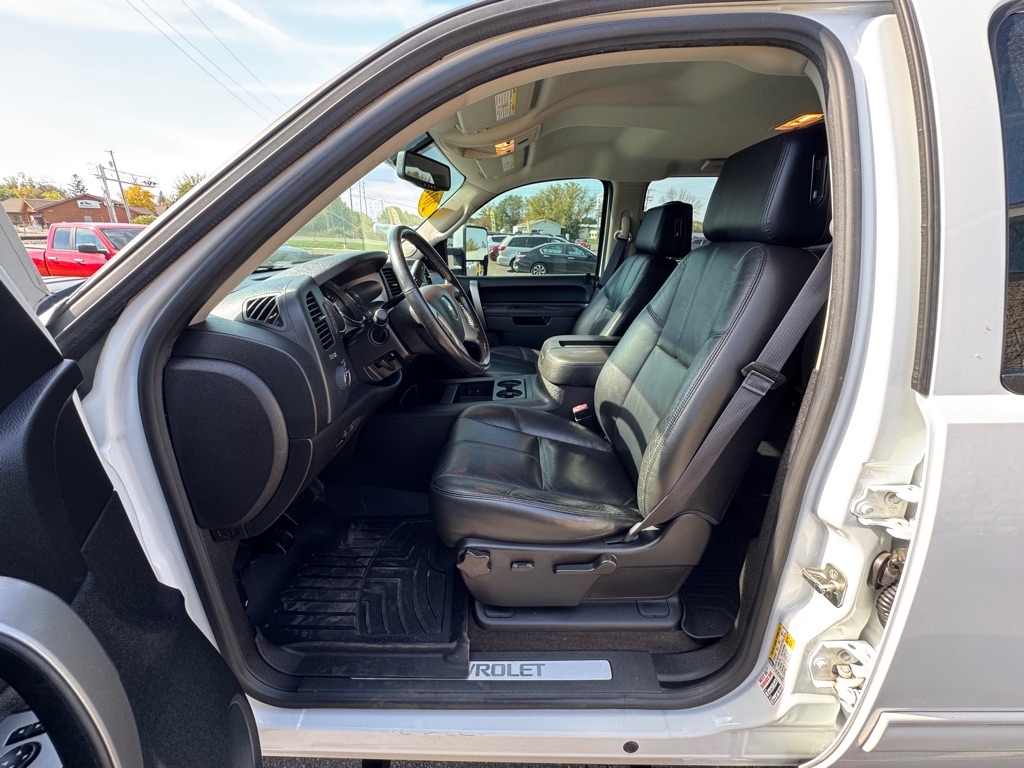 Chevrolet Silverado 2500HD LT Crew Cab 4WD 2013