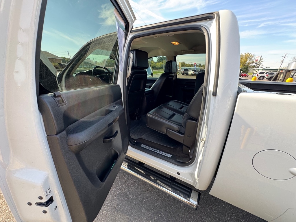 Chevrolet Silverado 2500HD LT Crew Cab 4WD 2013