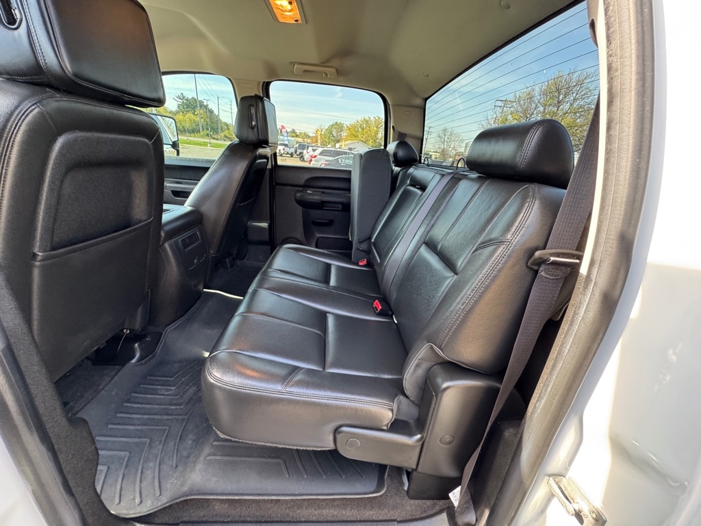 Chevrolet Silverado 2500HD LT Crew Cab 4WD 2013