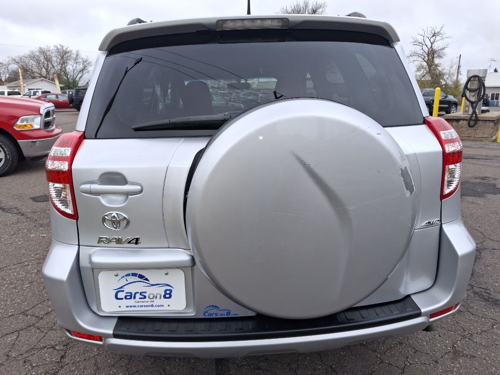 Toyota RAV4 Base V6 4WD 2011