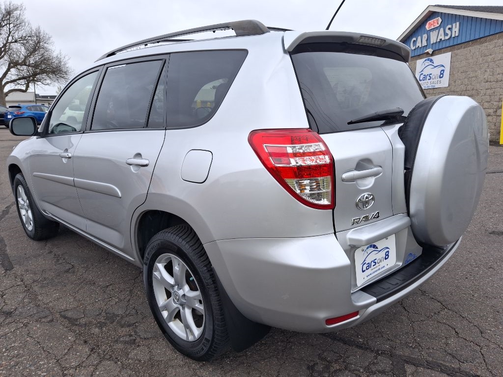Toyota RAV4 Base V6 4WD 2011