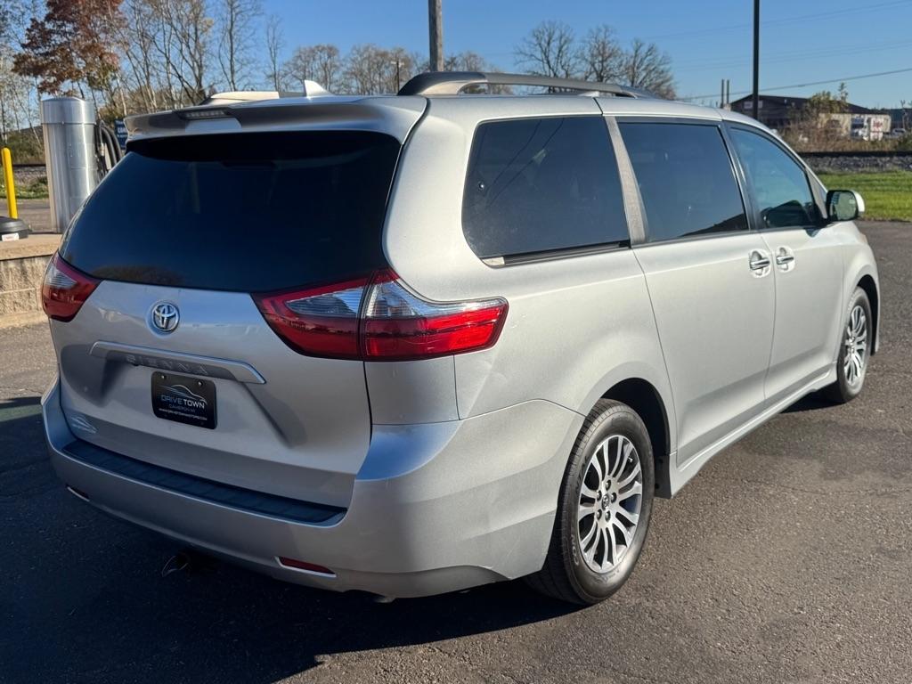 Toyota Sienna Limited Premium 7-Passenger 2020