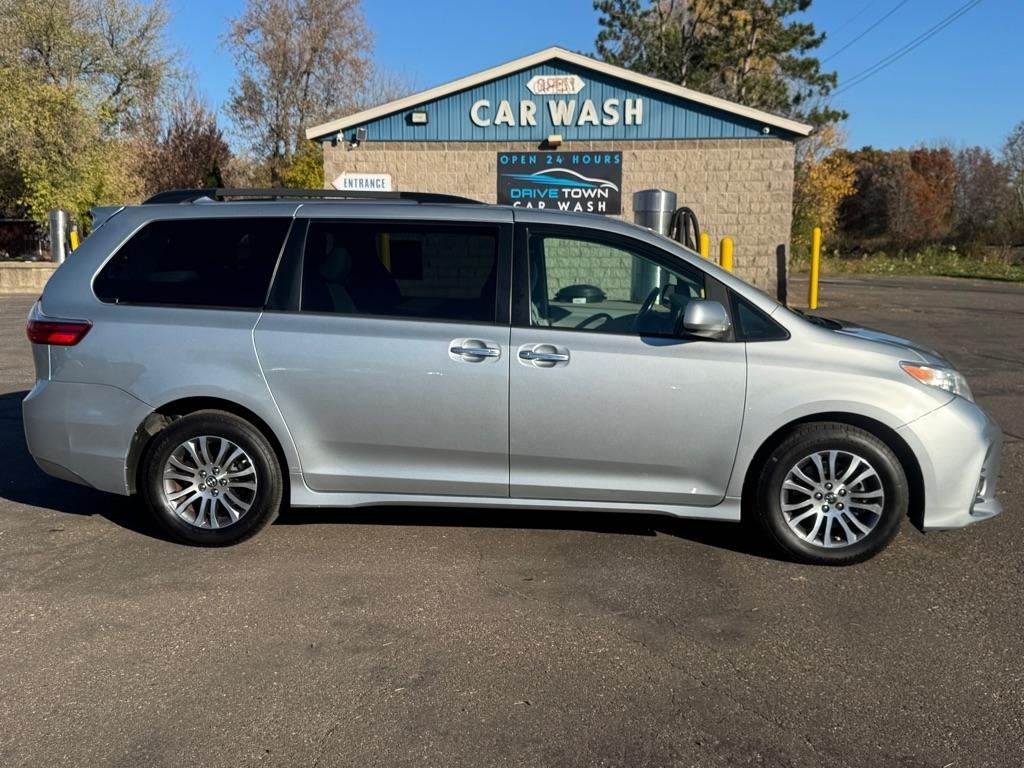 Toyota Sienna Limited Premium 7-Passenger 2020