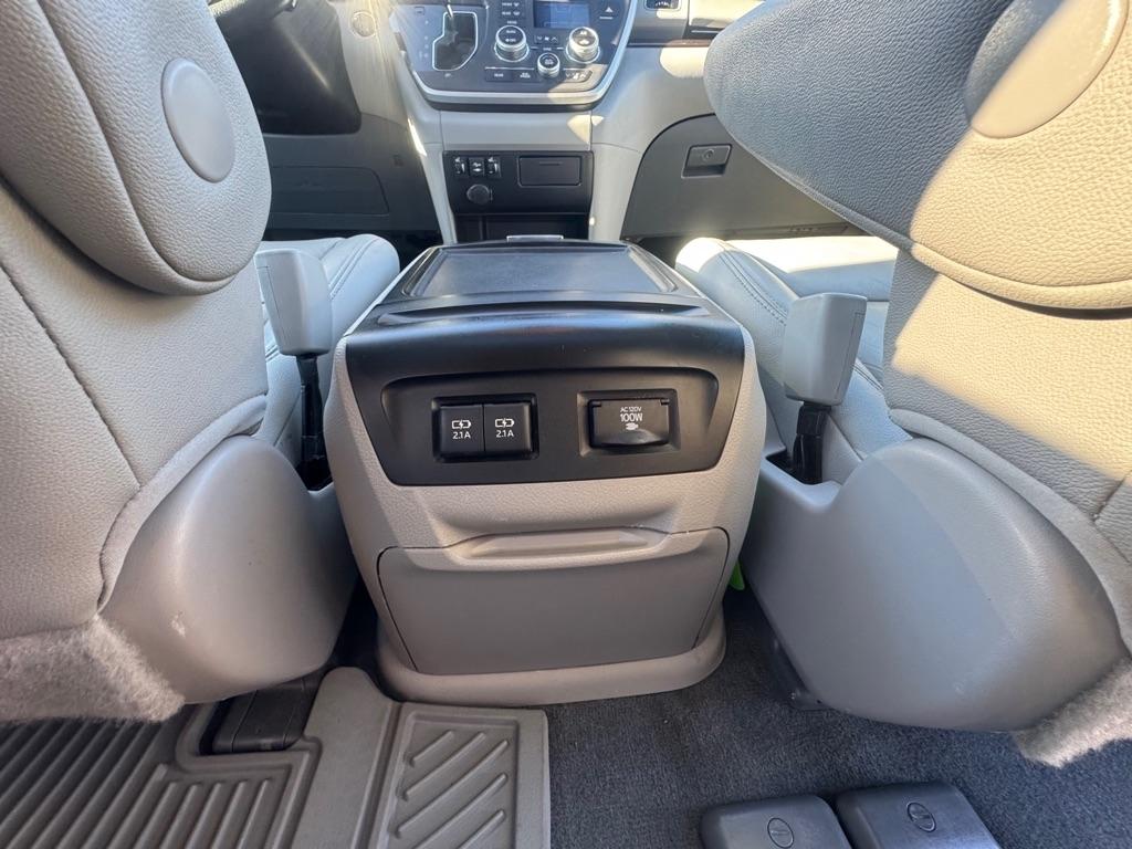 Toyota Sienna Limited Premium 7-Passenger 2020