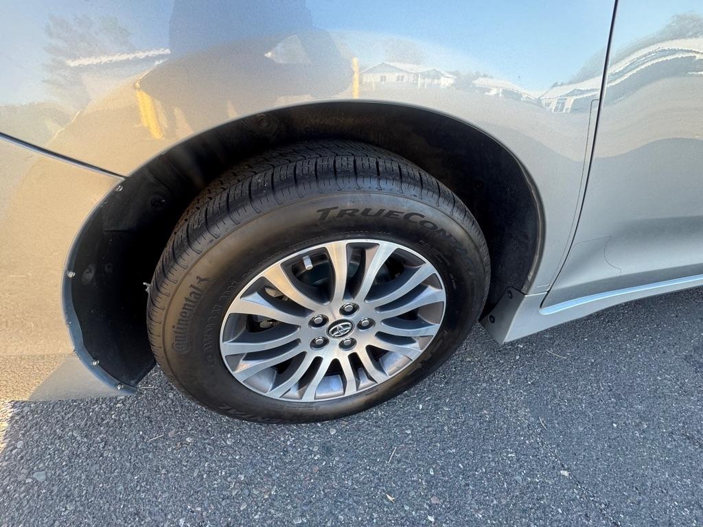 Toyota Sienna Limited Premium 7-Passenger 2020