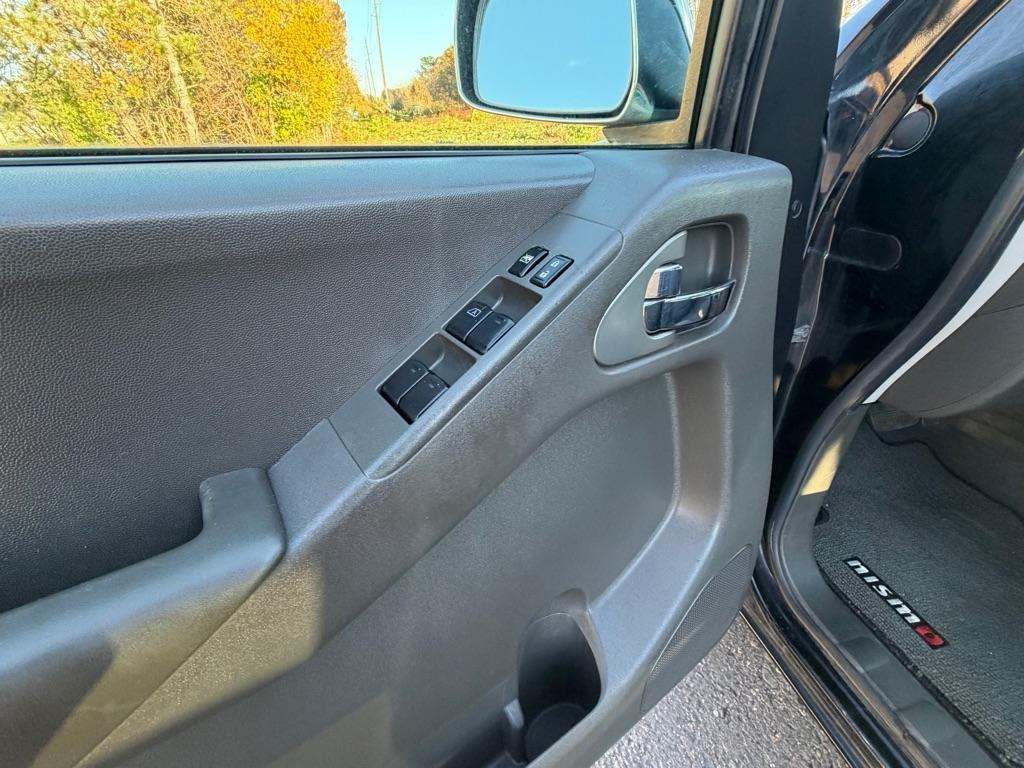 Nissan Frontier Nismo Crew Cab 4WD 2007