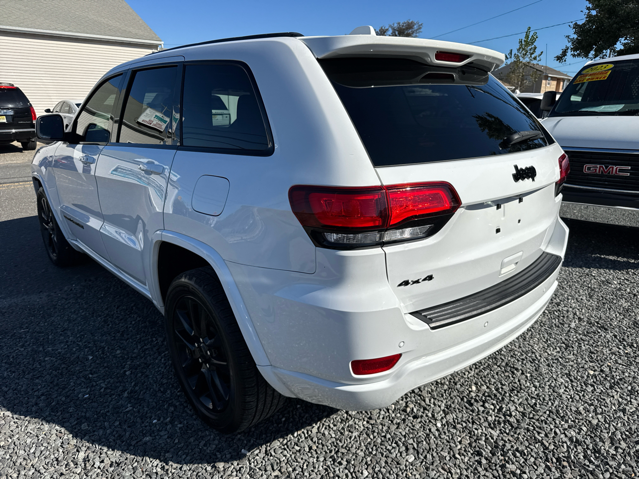 2019 Jeep Grand Cherokee Altitude photo 2