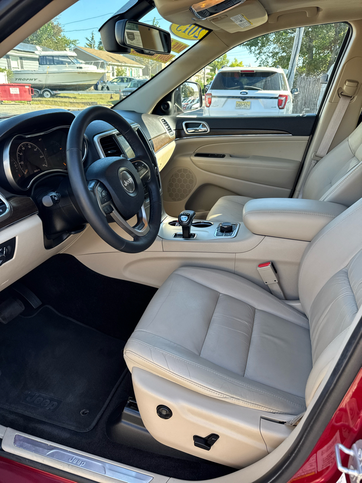 2015 Jeep Grand Cherokee Limited photo 3