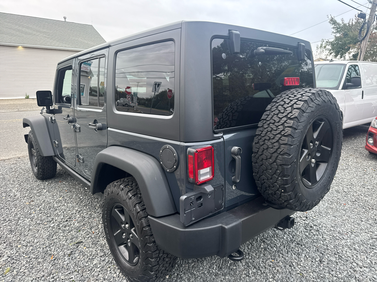 2017 Jeep Wrangler Unlimited Big Bear photo 2