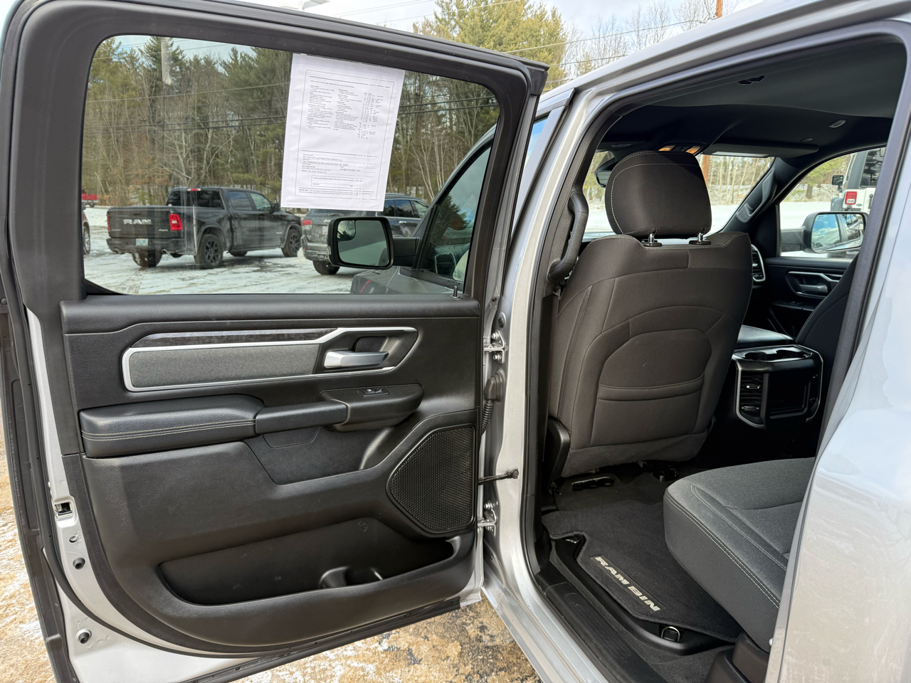 RAM 1500 Big Horn Crew Cab SWB 4WD 2022