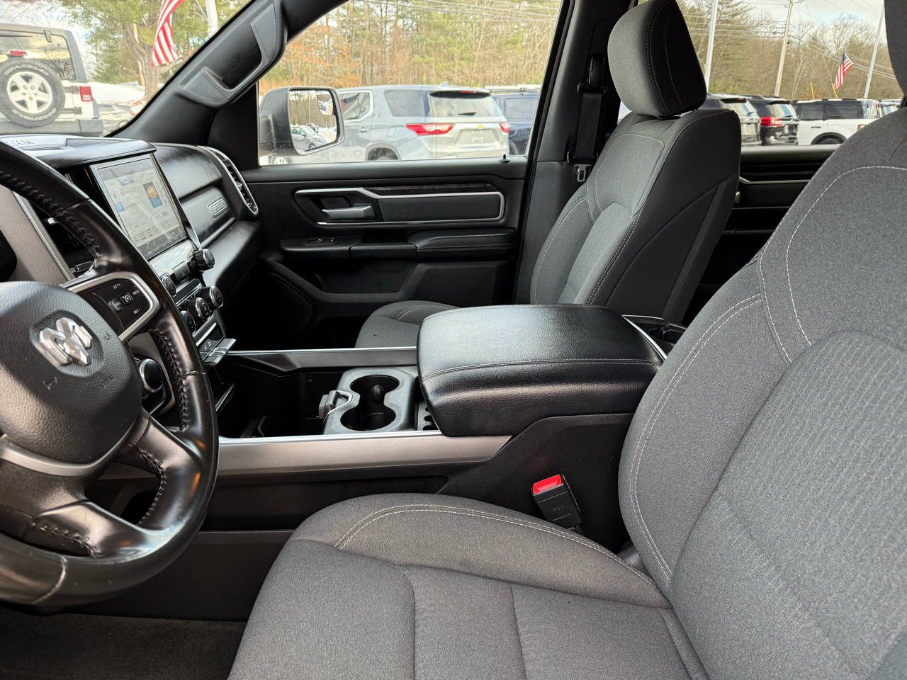 RAM 1500 Big Horn Crew Cab SWB 4WD 2022